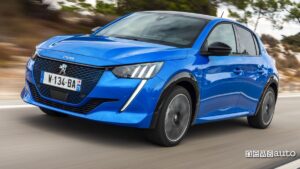 Peugeot 208 elettrica Active 136cv in noleggio lungo termine