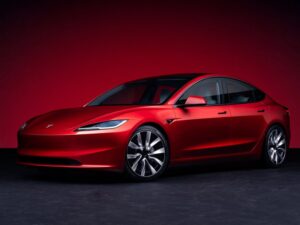 Tesla Model 3 50 KWH RWD in noleggio lungo termine
