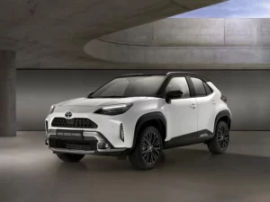 Toyota Yaris Cross 1.5H E-CVT Business in noleggio lungo termine